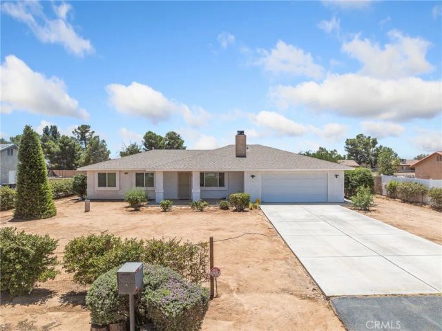 22163 Broken Lance Road, Apple Valley, CA 92307