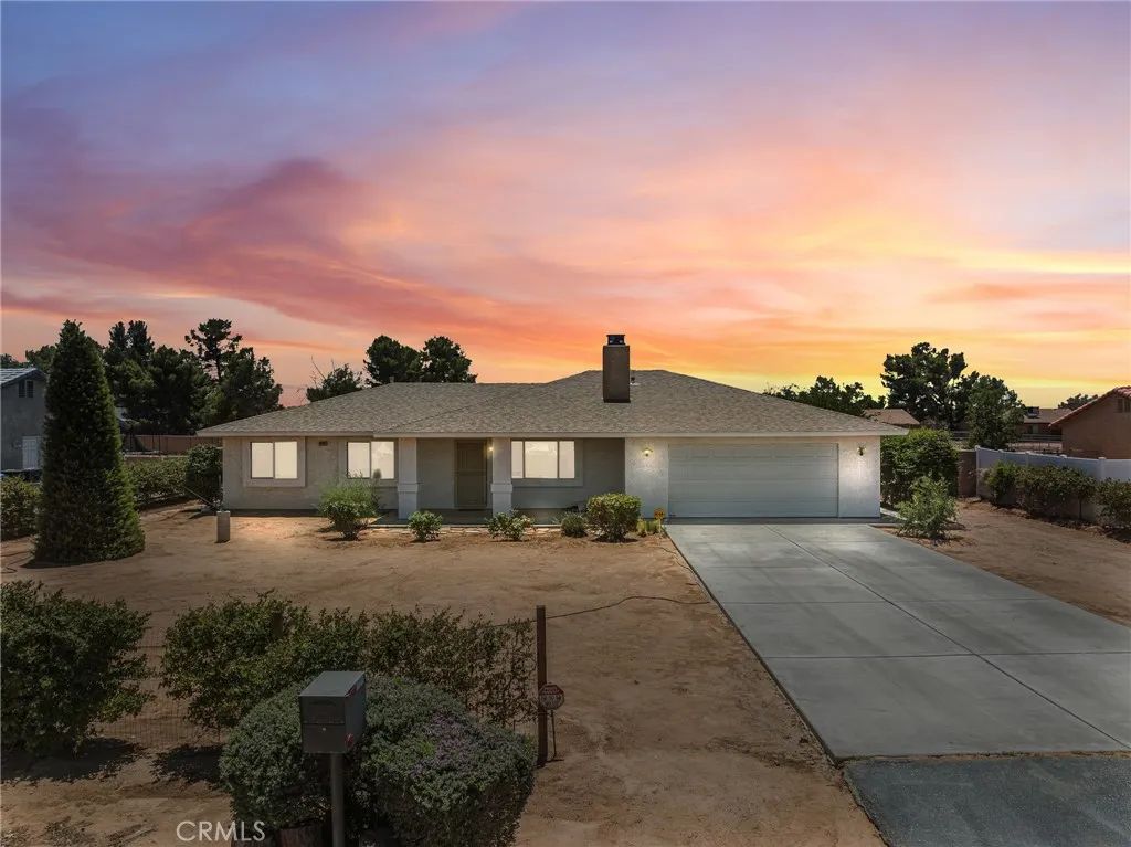 22163 Broken Lance Road, Apple Valley, CA 92307