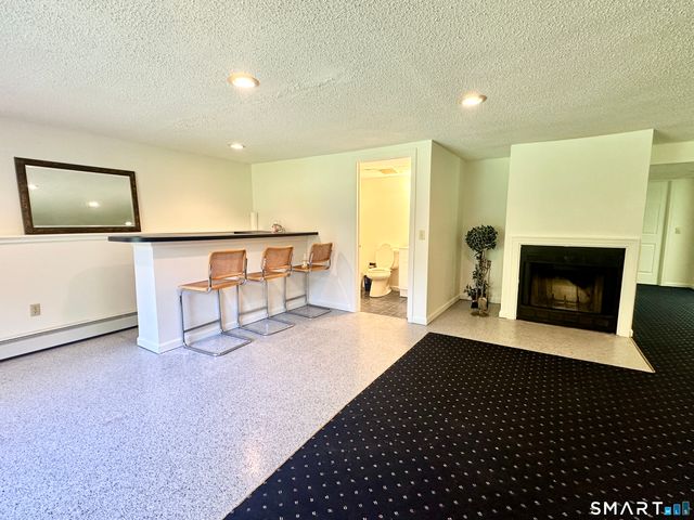 93 Woodland Avenue, Bloomfield, CT 06002