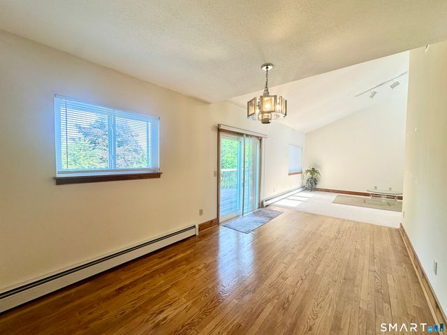 93 Woodland Avenue, Bloomfield, CT 06002