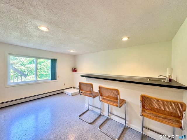 93 Woodland Avenue, Bloomfield, CT 06002