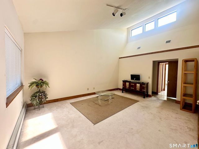 93 Woodland Avenue, Bloomfield, CT 06002