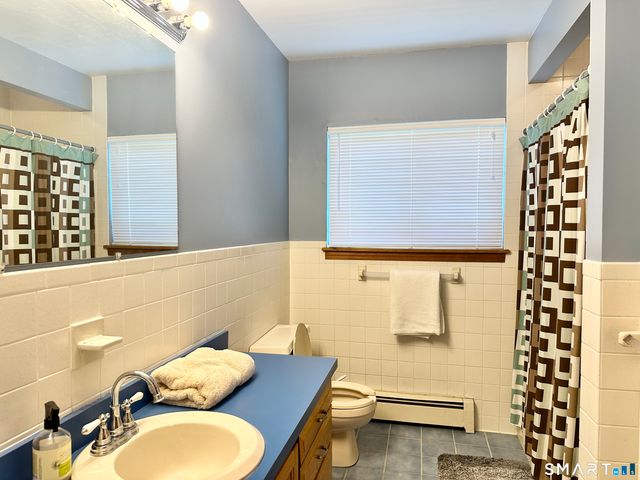 93 Woodland Avenue, Bloomfield, CT 06002