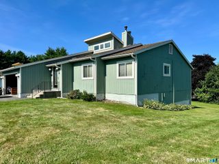 93 Woodland Avenue, Bloomfield, CT 06002