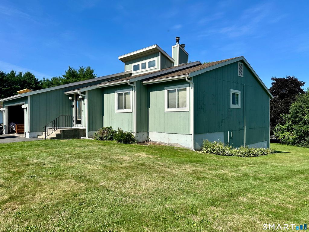 93 Woodland Avenue, Bloomfield, CT 06002