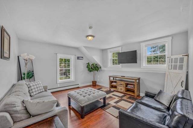 2 Thurlow Street, Plymouth, NH 03264