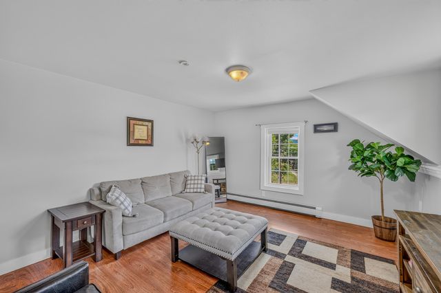 2 Thurlow Street, Plymouth, NH 03264
