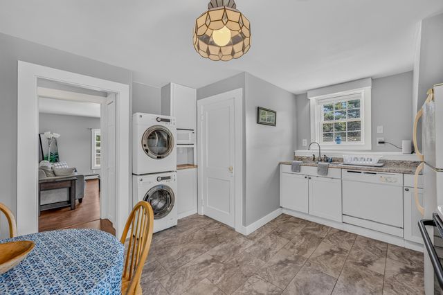 2 Thurlow Street, Plymouth, NH 03264