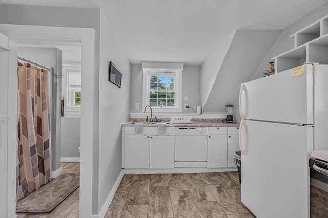2 Thurlow Street, Plymouth, NH 03264