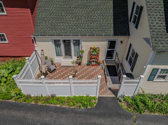 2 Thurlow Street, Plymouth, NH 03264