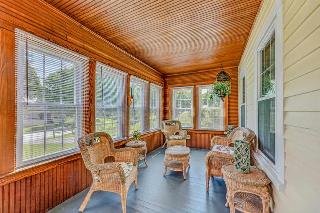 2 Thurlow Street, Plymouth, NH 03264