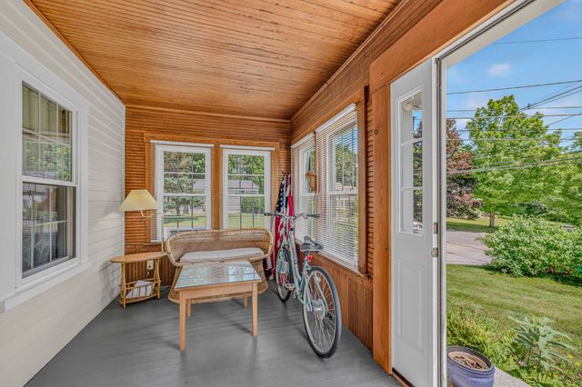 2 Thurlow Street, Plymouth, NH 03264