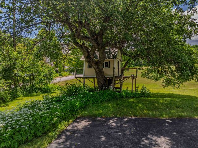 2 Thurlow Street, Plymouth, NH 03264