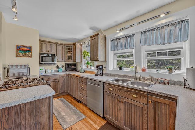 2 Thurlow Street, Plymouth, NH 03264