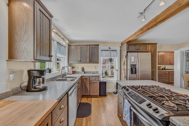 2 Thurlow Street, Plymouth, NH 03264