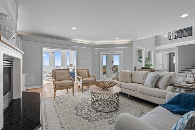 372 Maple Avenue, Old Saybrook, CT 06475