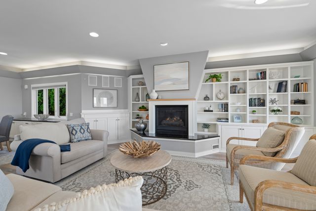 372 Maple Avenue, Old Saybrook, CT 06475