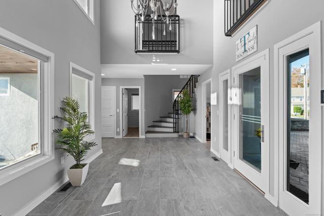 372 Maple Avenue, Old Saybrook, CT 06475