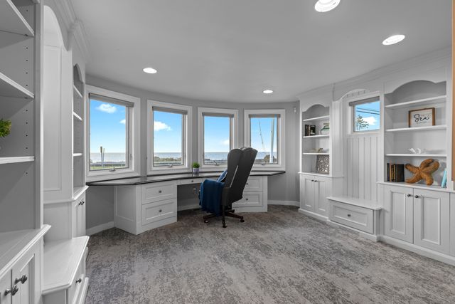 372 Maple Avenue, Old Saybrook, CT 06475