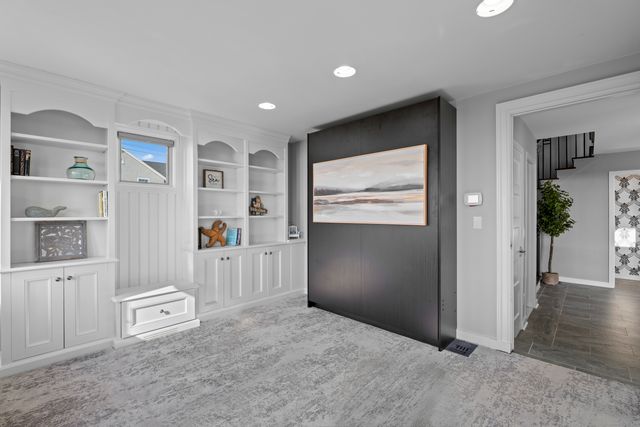 372 Maple Avenue, Old Saybrook, CT 06475