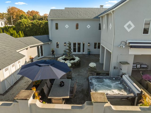 372 Maple Avenue, Old Saybrook, CT 06475