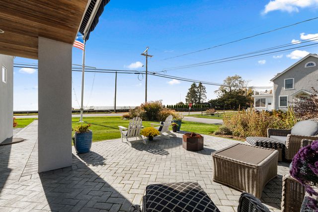 372 Maple Avenue, Old Saybrook, CT 06475