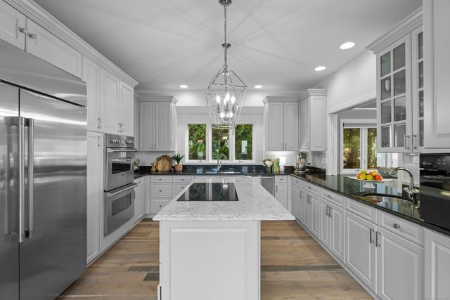 372 Maple Avenue, Old Saybrook, CT 06475