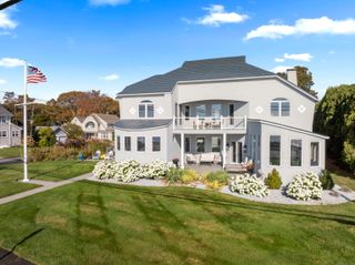 372 Maple Avenue, Old Saybrook, CT 06475