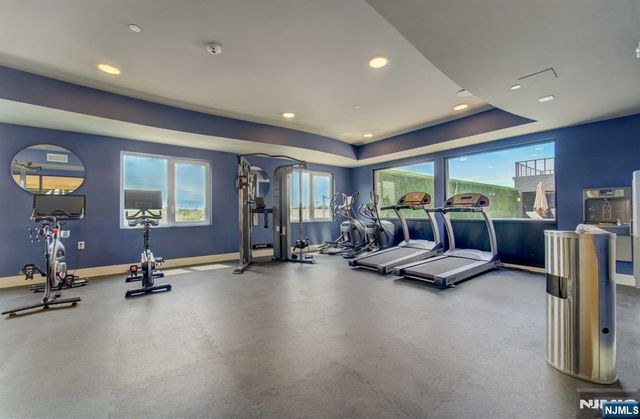 15 S Dean Street 425, Englewood, NJ 07631