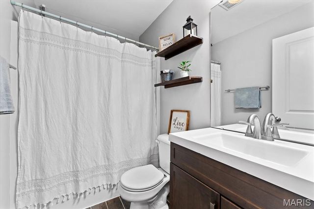 2030 Woodsong Way Lane, Belleville, IL 62220