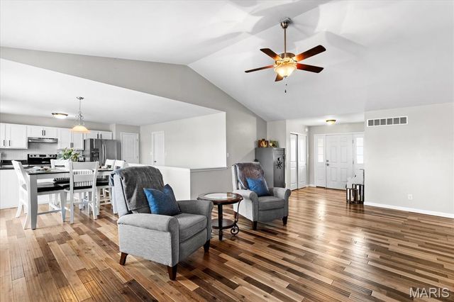 2030 Woodsong Way Lane, Belleville, IL 62220