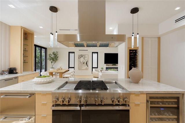 1036 Lanark, Los Angeles, CA 90041
