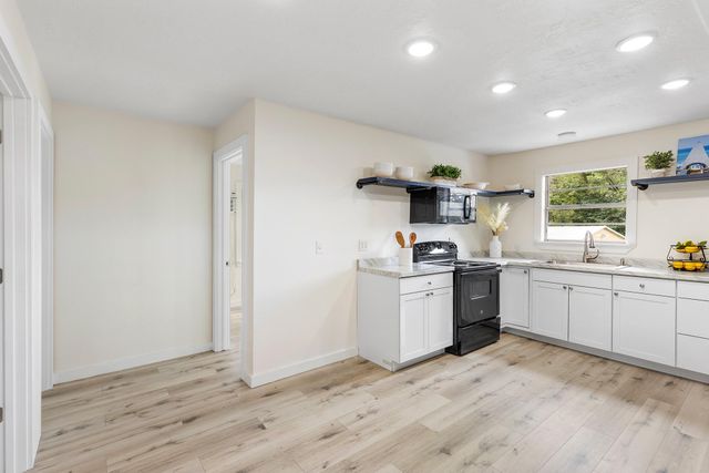 161 White Oak Street, Point Blank, TX 77364