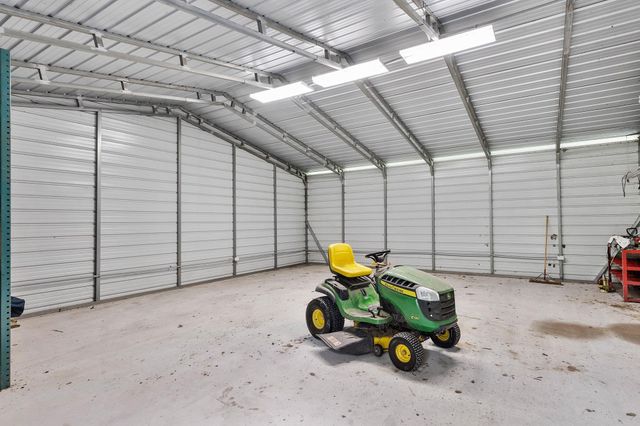 161 White Oak Street, Point Blank, TX 77364