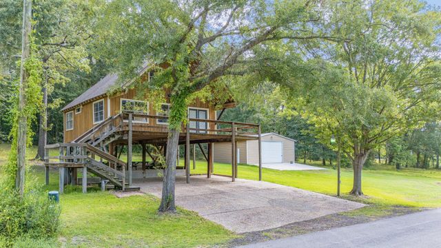 161 White Oak Street, Point Blank, TX 77364