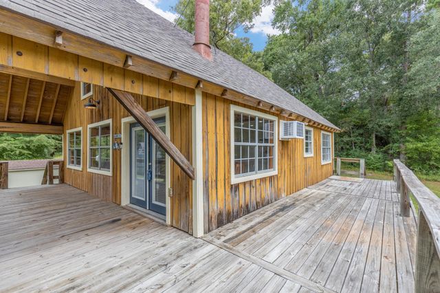 161 White Oak Street, Point Blank, TX 77364