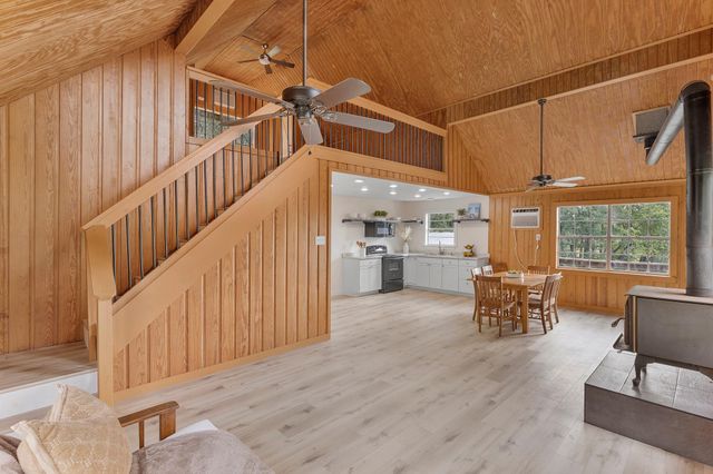 161 White Oak Street, Point Blank, TX 77364