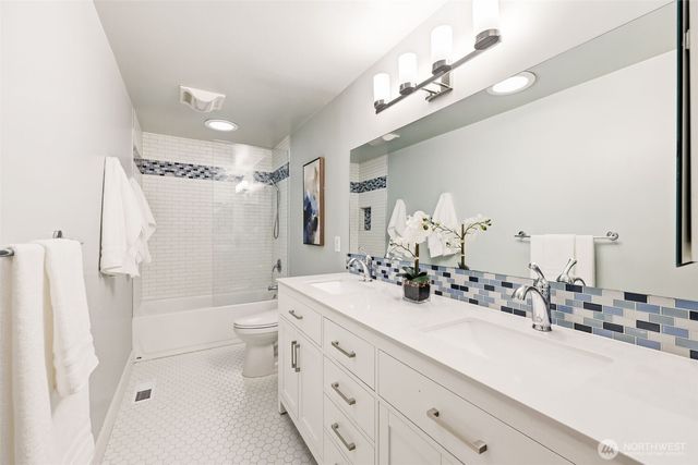 16006 NE 160TH Street, Woodinville, WA 98072