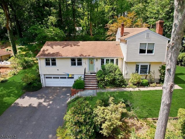 76 Long Hill Rd, Long Hill Twp., NJ 07933