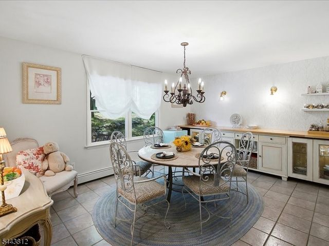 76 Long Hill Rd, Long Hill Twp., NJ 07933