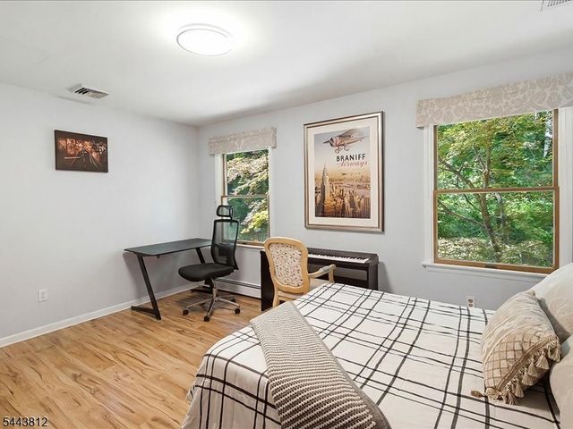 76 Long Hill Rd, Long Hill Twp., NJ 07933