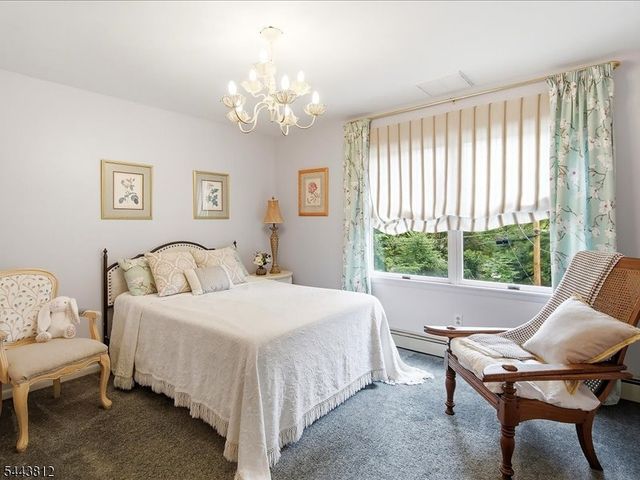 76 Long Hill Rd, Long Hill Twp., NJ 07933
