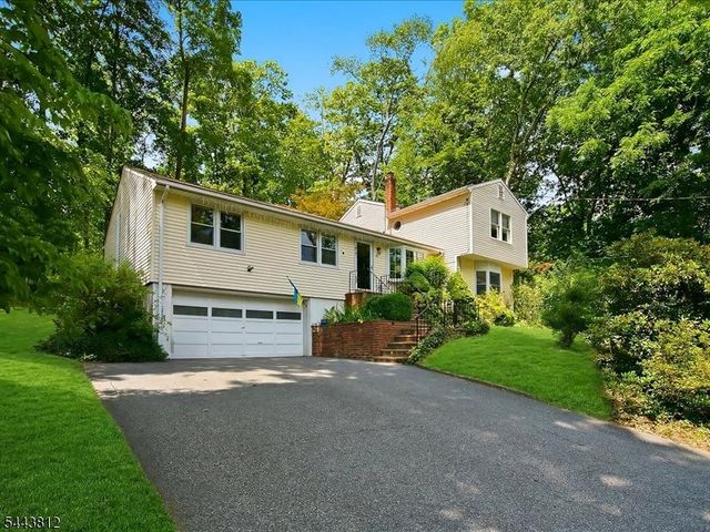 76 Long Hill Rd, Long Hill Twp., NJ 07933