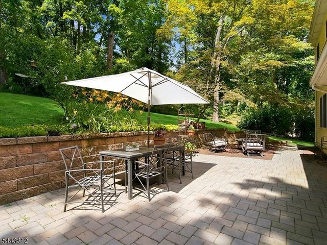 76 Long Hill Rd, Long Hill Twp., NJ 07933