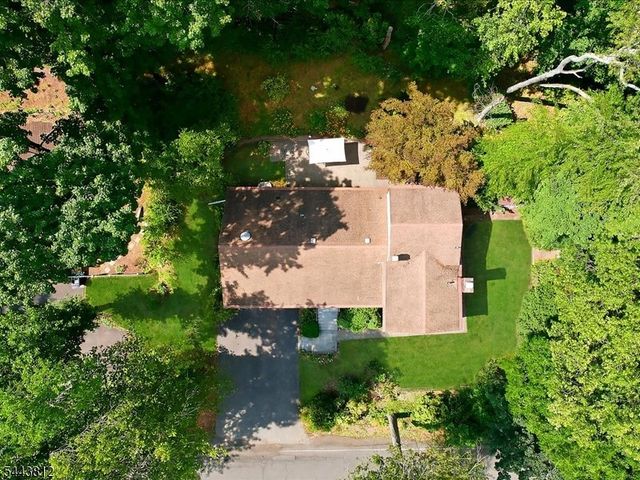 76 Long Hill Rd, Long Hill Twp., NJ 07933