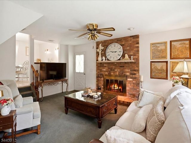 76 Long Hill Rd, Long Hill Twp., NJ 07933