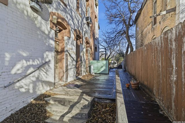 802 Kentucky Ave, San Antonio, TX 78201