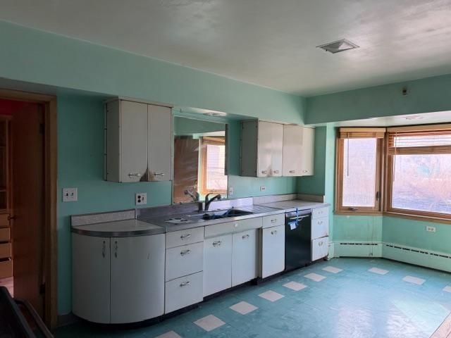 1030 Hyacinth Avenue E, Saint Paul, MN 55106