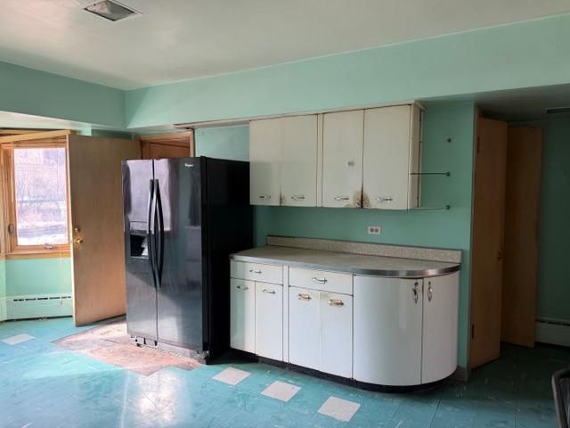 1030 Hyacinth Avenue E, Saint Paul, MN 55106