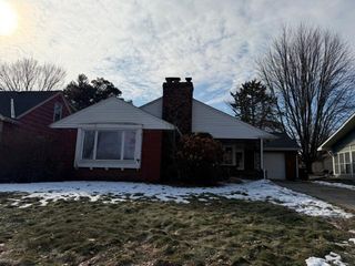 1030 Hyacinth Avenue E, Saint Paul, MN 55106